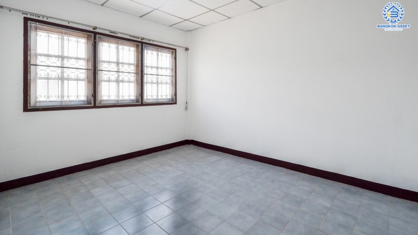 ทาวน์เฮ้าส์มือสอง ม.บัวทอง1 บางใหญ่-เซ็นทรัลเวสต์เกต เนื้อที่ 20 ตร.ว. ฟังก์ชัน 2 ห้องนอน 1 ห้องน้ำ บ้านพร้อมเข้าอยู่ บนทำเลศักยภาพ  ทำเลทอง!! เดินสะดวก เชื่อมต่อถนนหลายเส้นทาง ใกล้รถไฟฟ้าและทางด่วน ราคาสุดคุ้ม ห้ามพลาด!